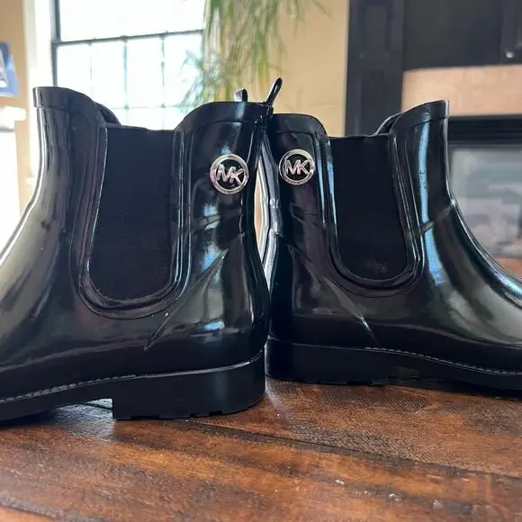 Michael Kors Shiny Short Black Rain Boots Ankle Boots Size 7 Preppy - Picture 4 of 7